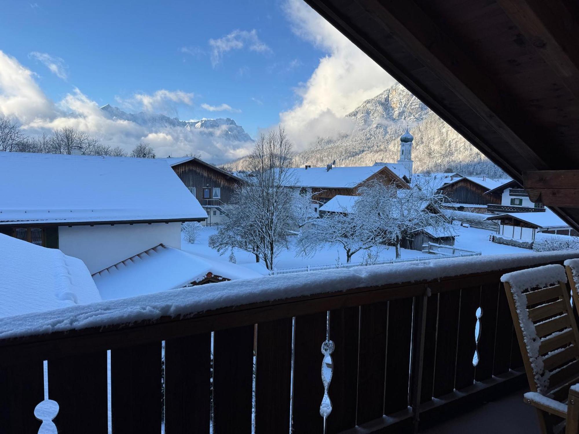 Dachgeschosswohnung Mit Traumhaftem Zugspitzblick Bei Garmisch Farchant Buitenkant foto